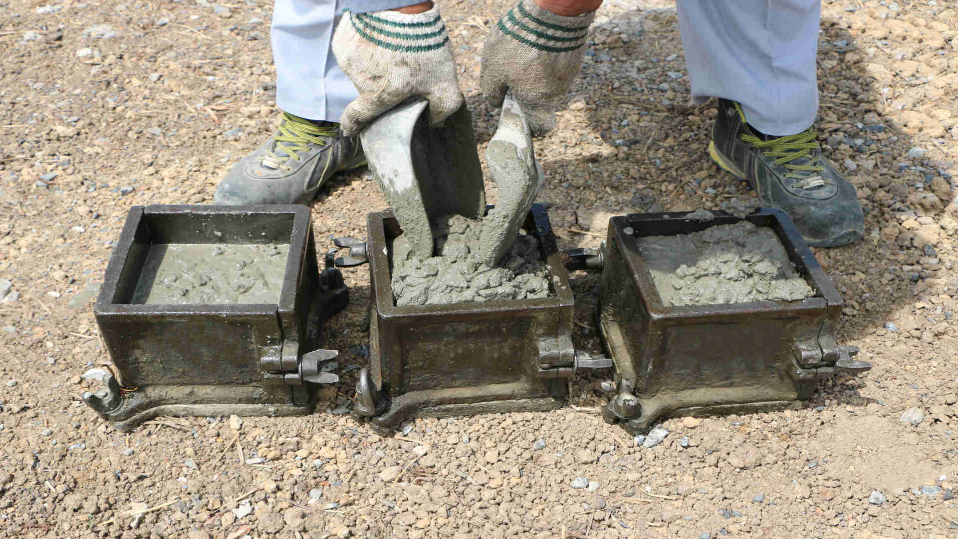 Concrete,In,Steel,Square,Formwork,For,Testing,Of,Strength,Comp