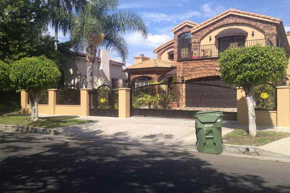 When an Aluminum Fence Upgrade Makes Sense for Homes, HOAs, and Businesses